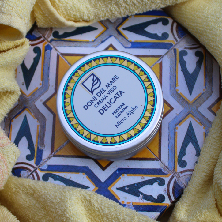 Crema Viso Delicata – Pelli Giovani – 50ml | Idratazione leggera | Pelle fresca e luminosa | Formula naturale | Delicatezza quotidiana | Protezione attiva | Texture morbida | Nutrimento equilibrato | Luminosità naturale | Comfort assoluto | Cura ideale per pelli giovani