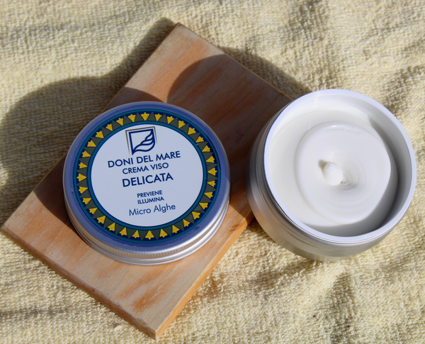 Crema Viso Delicata – Pelli Giovani – 50ml | Idratazione leggera | Pelle fresca e luminosa | Formula naturale | Delicatezza quotidiana | Protezione attiva | Texture morbida | Nutrimento equilibrato | Luminosità naturale | Comfort assoluto | Cura ideale per pelli giovani